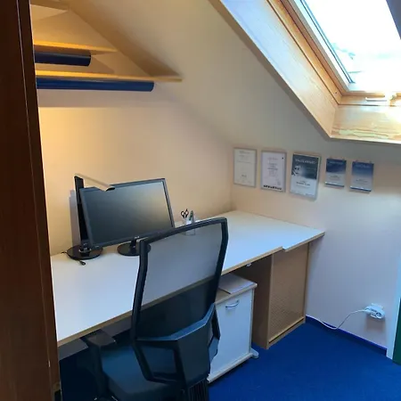 Klimatisiere Dachwohnung In Weinsberg-gellmersbach 维斯贝格