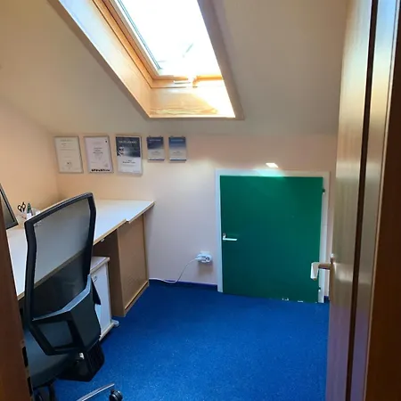 Klimatisiere Dachwohnung In Weinsberg-gellmersbach *